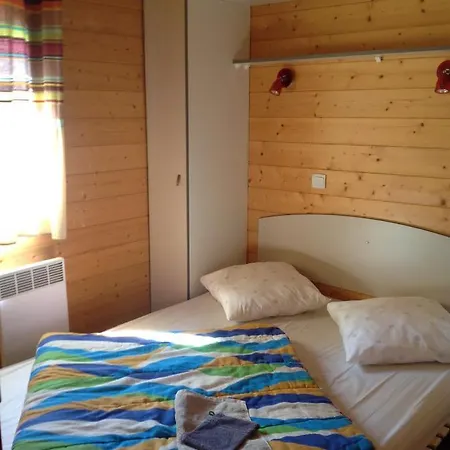 Camping Le Pont D'Allagnon Lempdes sur Allagnon Exterior photo
